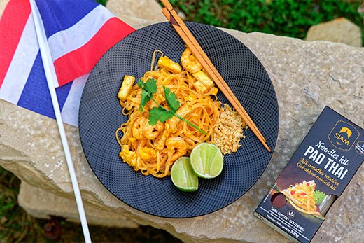 Making Home-Cooked Pad Thai – deSIAMCuisine (Thailand) Co Ltd